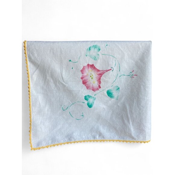 Vintage Floral Printed Tapestry Tea Towel With Yellow Crocheted Border - Picture 3 of 7